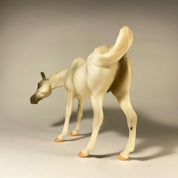 Arabian Mare and Foal | Breyer - Picture 7 of 11